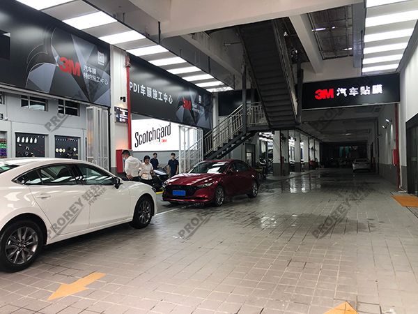 廣東一汽馬自達4S店-深圳通利華龍崗店-貼膜工位